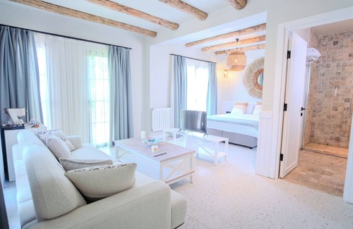 Bitez Casa | In One Bitez Hotel