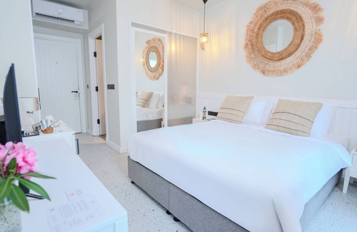 Bitez Casa | In One Bitez Hotel