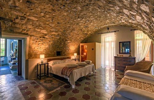 Marone Casa | In Riva al Lago di Iseo Residenza LOFT