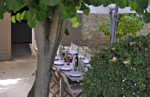 St.-Remy-de-Provence Casa | Saint Remy, granja con encanto, piscina climatizada, pista iluminada, 8 dormitorios, cuidador