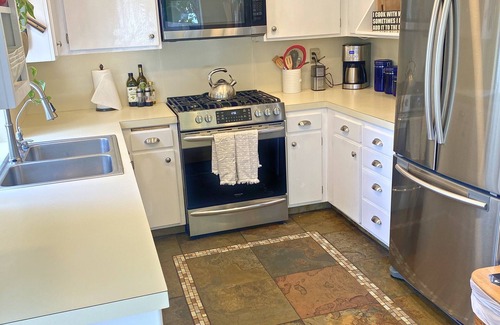 San Luis Obispo Casa | Vecindario limpio, espacioso, tranquilo y seguro