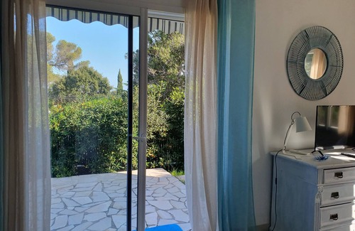 Saint-Aygulf Villa | Entre Cannes y Saint Tropez, pequeña villa con aire acondicionado, 2 dormitorios