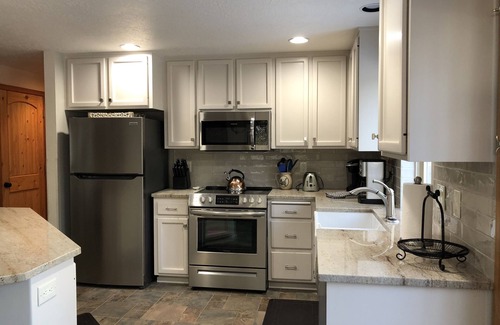 Sunriver Casa | FortRock Park, cubierta cerrada, HotTub, ¡perros bien!, Caminata, Bicicleta, Golf, Esquí, Jugar