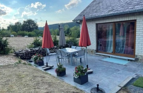 Olloy-sur-Viroin Cabaña | In the Viroin-Hermeton nature park, Le gîte de la Champagne, pets allowed