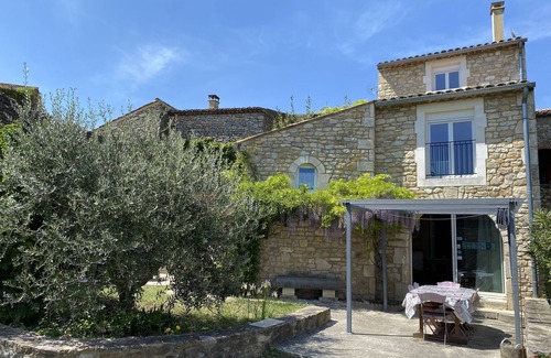 Brujas Cabaña | In the calm of the countryside, in a charming little hamlet