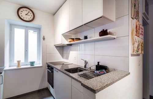 Bissone Apartamento | En el pintoresco pueblo de Bissone (Casa In Contrada)