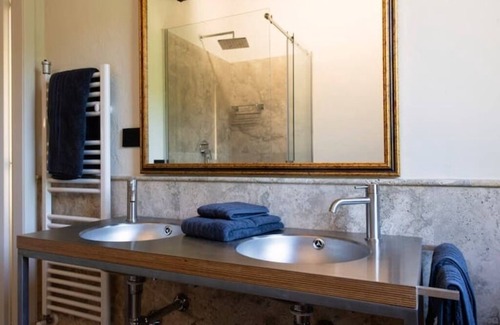 Corbara Apartamento | In the charming Umbrian countryside near Orvieto, villa with pool and waterfall.
