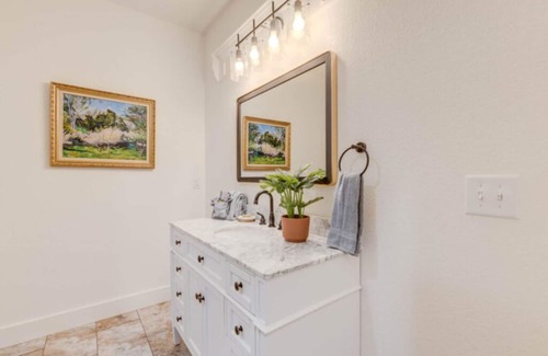 Historic Downtown Manteo Hotel | In The Garden - Room