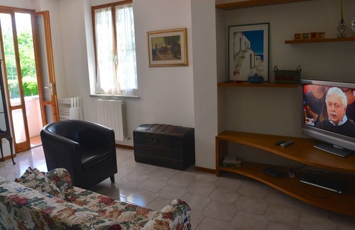 Lorenzana Casa | En el corazón verde de la Toscana, Niza Renovado 3 dormitorios Casa en un pueblo tranquilo