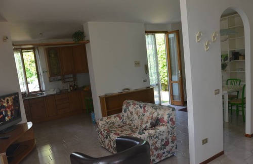 Lorenzana Casa | En el corazón verde de la Toscana, Niza Renovado 3 dormitorios Casa en un pueblo tranquilo