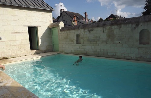 Fontevraud-l'Abbaye Cabaña | CASA CON ENCANTO CON PISCINA Y TRANQUILA