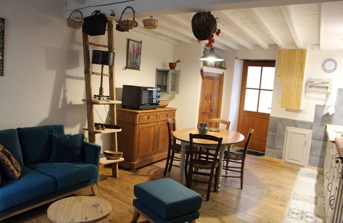 La Fajolle Casa | In the heart of a preserved, welcoming, flower-filled mountain village