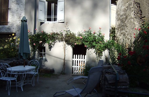 La Fajolle Casa | In the heart of a preserved, welcoming, flower-filled mountain village