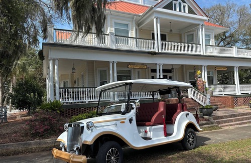Historic Downtown Apalachicola Casa | Ebony Rouge Suite en la majestuosa joya de Apalachicola