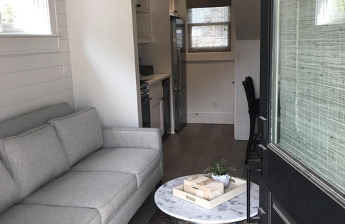 Carlton Casa | Downtown Carlton Luxury Cottage for Two 🍷