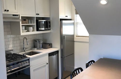 Carlton Casa | Downtown Carlton Luxury Cottage for Two 🍷