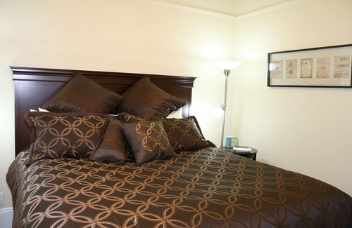 Elmwood Casa | En el corazón de Elmwood: ¡la ubicación lo es todo! Descuento para estancias de 3-4 meses.