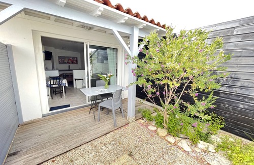 La Flotte Cabaña | In the heart of La Flotte - House for 2 people - Private patio - Private parking