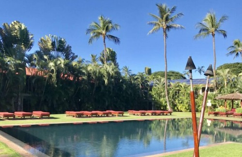 Historic Lahaina Front Street Condominio | Aina Nalu B105: planta baja, condominio tranquilo en Lively Lahaina Town