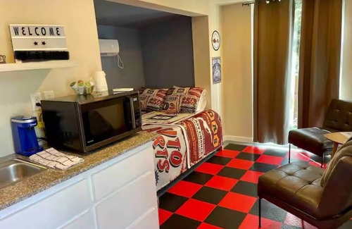 Fort Sill Apartamento | In the Heart of Medicine Park, Right outside of Fort Sill perfect for Basic Training Graduation.
