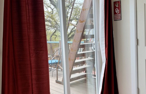Medicine Park Apartamento | In the Heart of Medicine Park, Right outside of Fort Sill perfect for Basic Training Graduation.