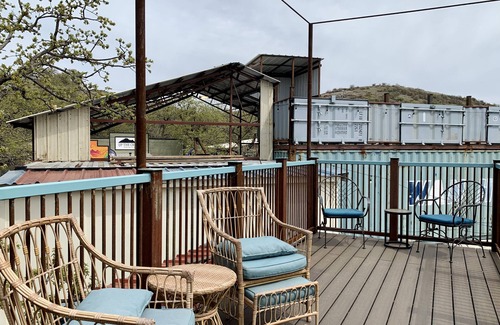 Medicine Park Apartamento | In the Heart of Medicine Park, Right outside of Fort Sill perfect for Basic Training Graduation.