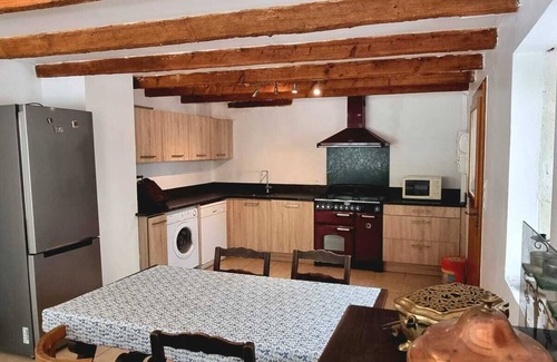 Arles Otro | In the heart of Provence typical 5 bedroom farmhouse renovated for 10 people.
