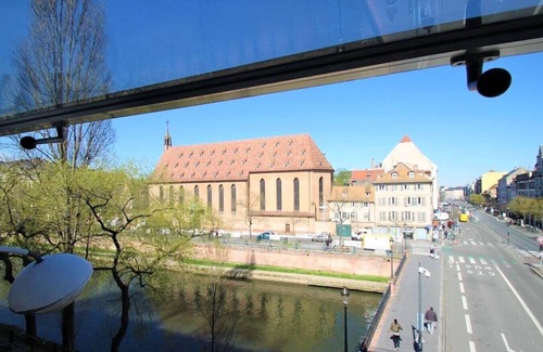 City-Centre - Petite France Apartamento | En el corazón de Estrasburgo, ¡3 habitaciones con vistas al Ill!