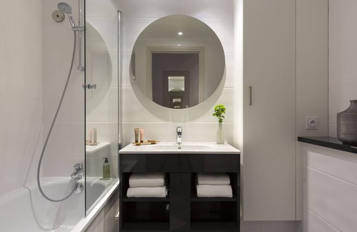 Porte-Dauphine Apartamento | In The Heart Of Trocadero Classic Room With Aircon