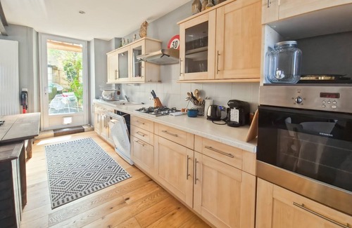 Cognac Casa | In the historic center of Cognac, town house, quiet Charente side.