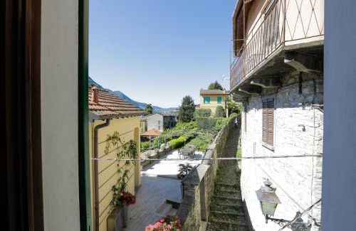 Carate Urio Apartamento | In the Historic Village - Riva Lago 10