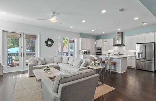 Watercolor Casa | In the Key of the Sea! Private Salt Water Pool and Spa/Hot Tub. Free 6 Bikes! New 6-Seater Golf Cart!