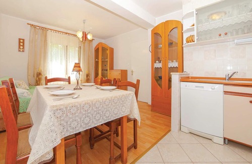 Povile Casa | Alojamiento de 4 habitaciones en Povile