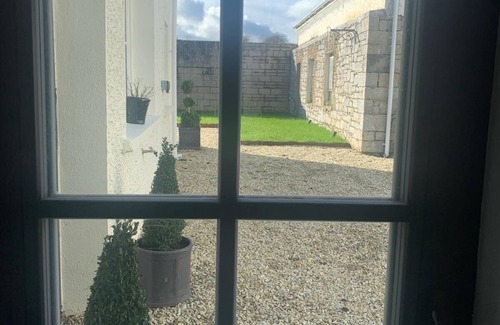 Trim Casa | In Town Beautiful Trim Castle Cottage
