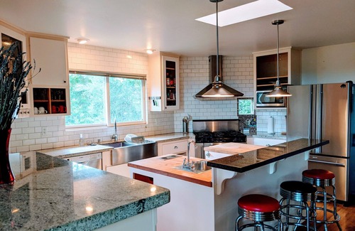 Mariposa Casa | In Town - CASA EL CAPITAN - Near Yosemite, Walk to restaurants, shops, hiking