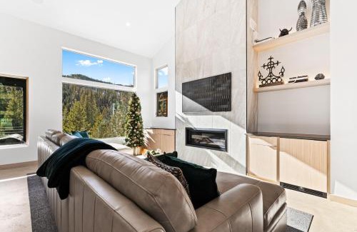 River Run Villa | Inas Way Townhomes Unit A by Summit County Mountain Retreats