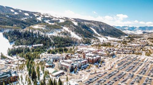 River Run Villa | Inas Way Townhomes Unit C by Summit County Mountain Retreats