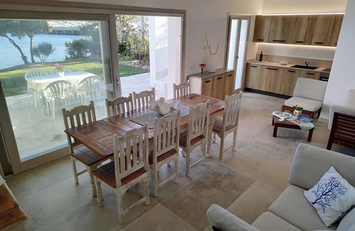 Cannigione Villa | INCANTEVOLE VILLA SUL MARE - CANNIGIONE