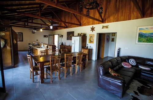 Palmeira Casa | Incrível casa de campo com WiFi em Palmeira/PR