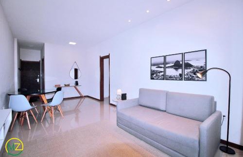 Ipanema Apartamento | Incrível sala e quarto com varanda em Ipanema