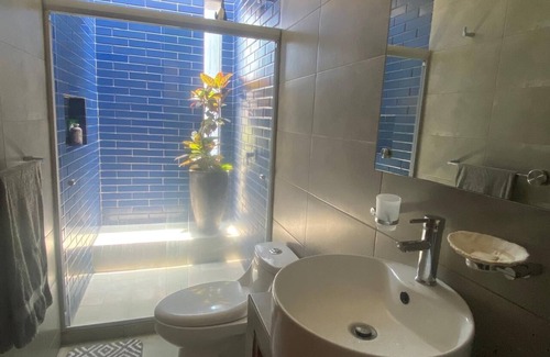San Luis Potosi Cama Y Desayuno | Amplia habitación con baño privado