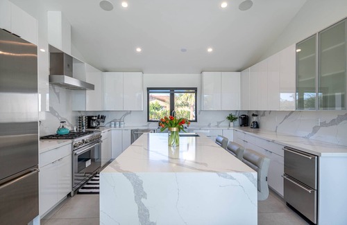 Indio Casa | Incredible 45 Ft Pool: 9 BR, 15 Bed, 45 ft pool, 9 putting holes golf, Gameroom