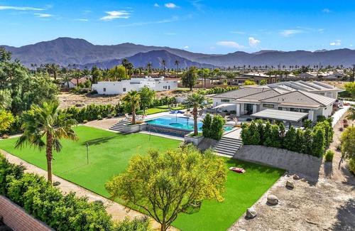 Indio Casa | Incredible 45 Ft Pool: 9 BR, 15 Bed, 45 ft pool, 9 putting holes golf, Gameroom