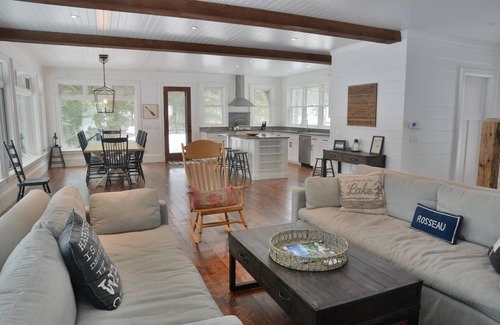 Seguin Cabaña | Incredible 6 bdrm luxury!! 310' of Frontage! AC! Sunsets!
