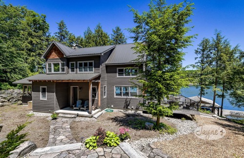 Seguin Cabaña | Incredible 6 bdrm luxury!! 310' of Frontage! AC! Sunsets!