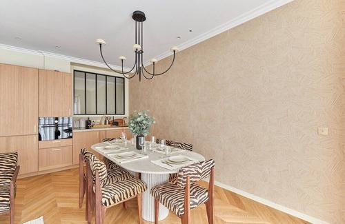 Strasbourg -Saint-Denis Apartamento | Incredible AC Apartment 3 bedrooms Center of Paris