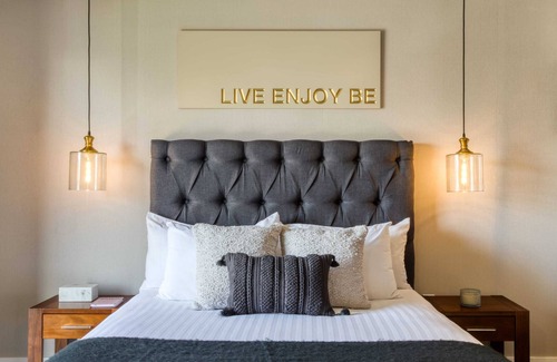 Zona Rio Apartamento | Incredible Amenities & Location: Gym+Cinema+Lounge/Games