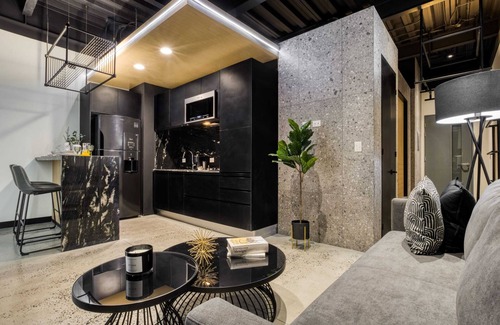 Avenida Revolucion Apartamento | Incredible Apt w/Balcony: GYM+B/Lounge+Indoor Pool