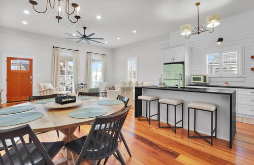Thunderbolt Casa | Incredible Coastal Getaway w/ Private Pool Near Sav + Beach by Lucky Savannah