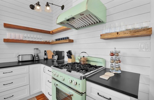 Thunderbolt Casa | Incredible Coastal Getaway w/ Private Pool Near Sav + Beach by Lucky Savannah